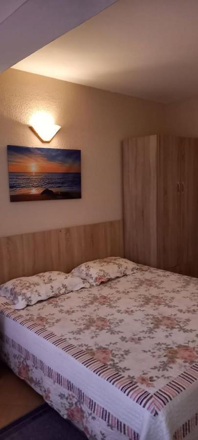 Guest House Tony Misivri Dış mekan fotoğraf